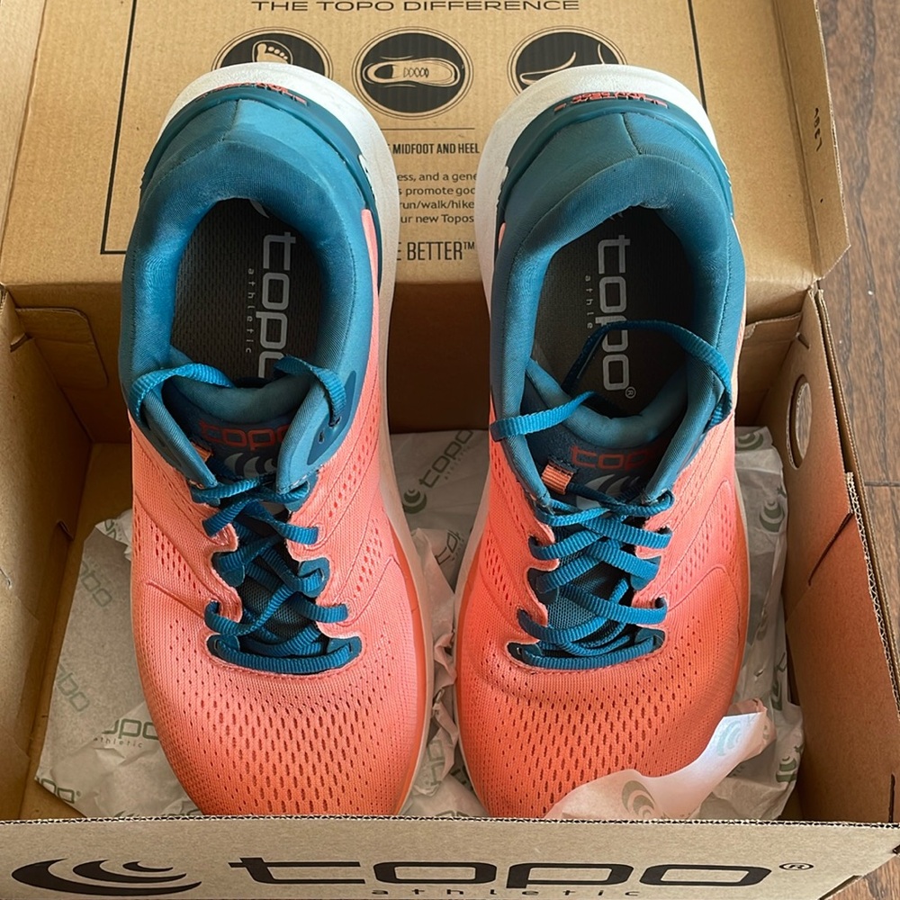 Topo Phantom 2 Women’s Size 8. Rose/Navy